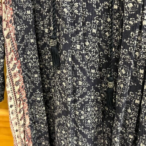 American Eagle printed dress with front tassel ties size Medium - Picture 3 of 7